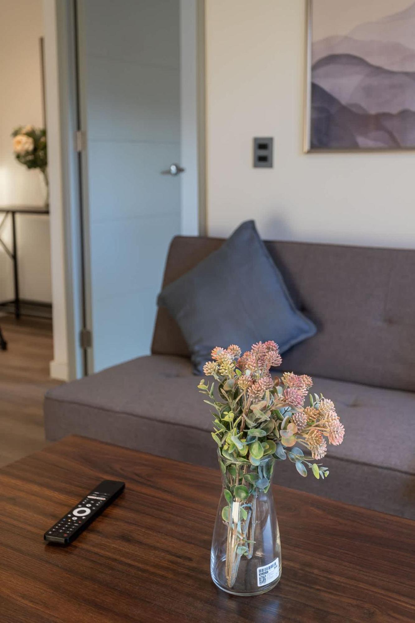 Explore Providencia From Our Sleek 2br *